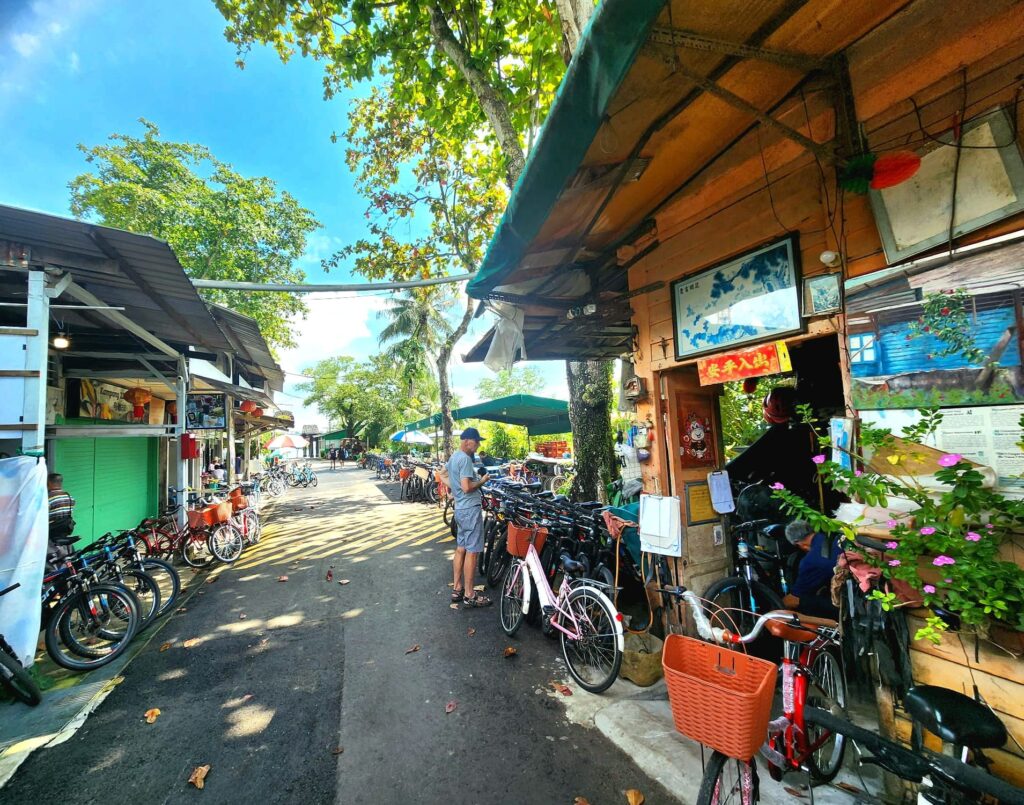 pulau ubin kampung street singapore
